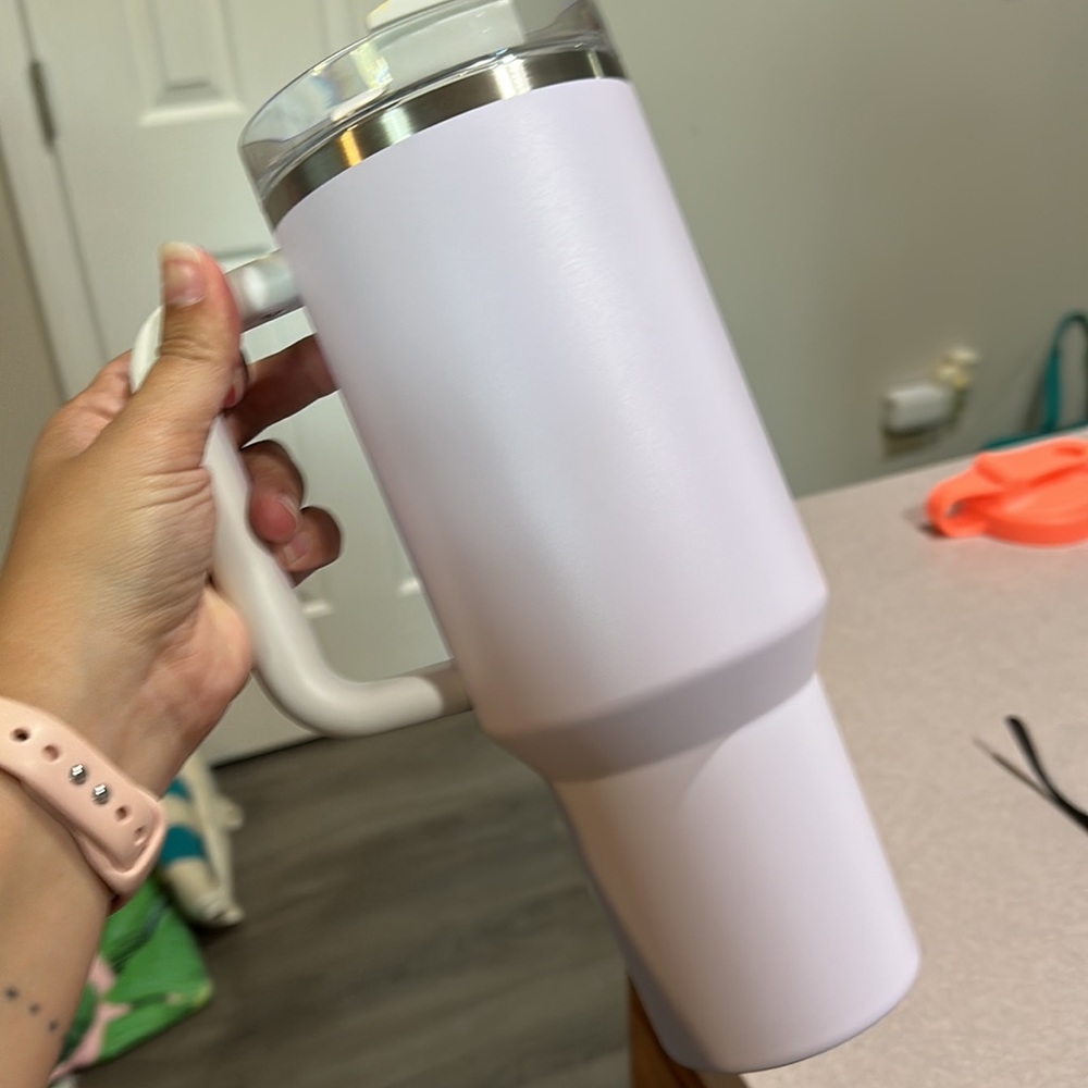 Stanley 40oz Quencher - Picture 2 of 4